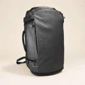 Mochila YENDO Urbana negra en vista de tres cuartos