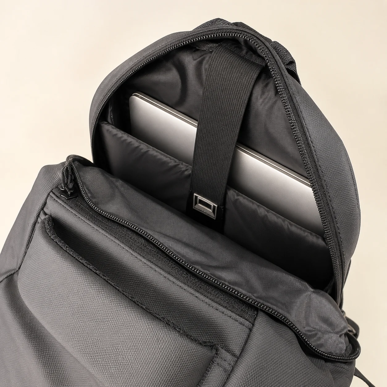 Compartimento acolchado para notebook de la mochila YENDO Urbana